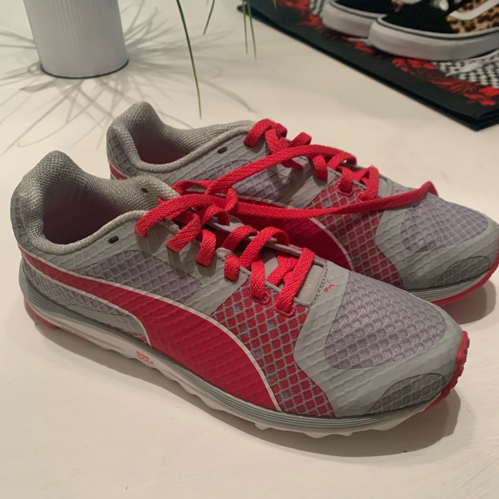 Brand new puma golf shoes